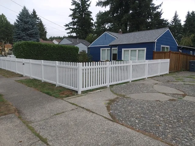 Vinyl fencing project