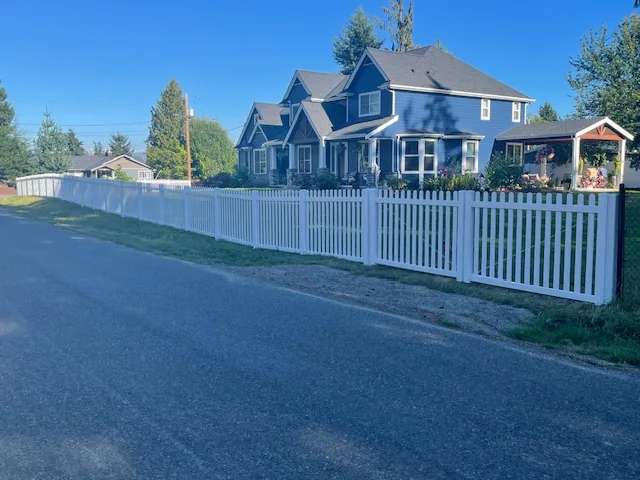 Vinyl fencing project